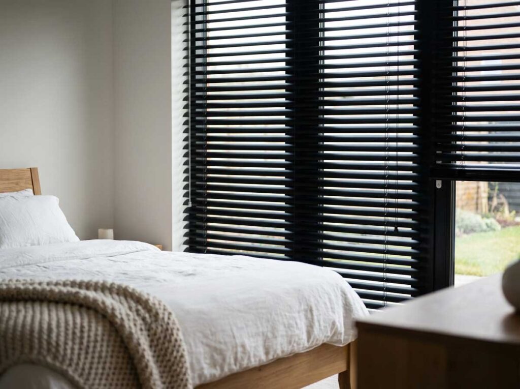 Verduisterende jaloezieën voor de slaapkamer